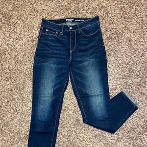 Dark wash high-rise skinny Denizen from Levi’s size 8 jeans
